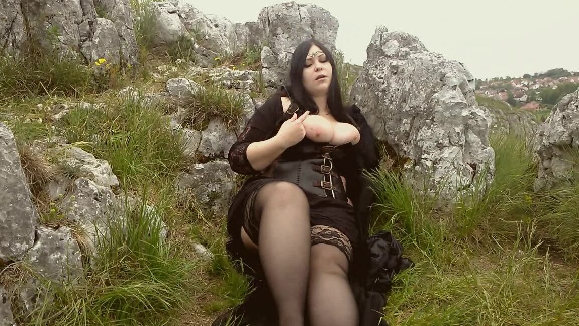 Minademonic Warrior Princess And The Dildo Battle