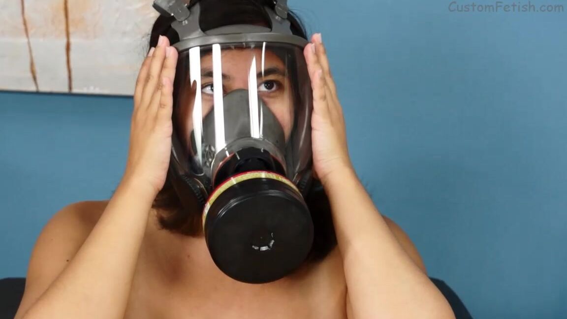 Custom Fetish Amber Tries On The New M Gas Mask