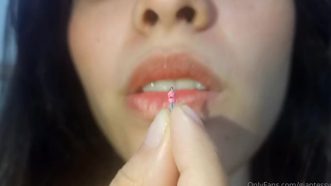 Valery Maxwell Nicknamed Giantessvalery Onlyfans 01 23 2022 Oh Pathetic Tiny Man Get Ready To Be Crushed On My Giant Boob You Are So