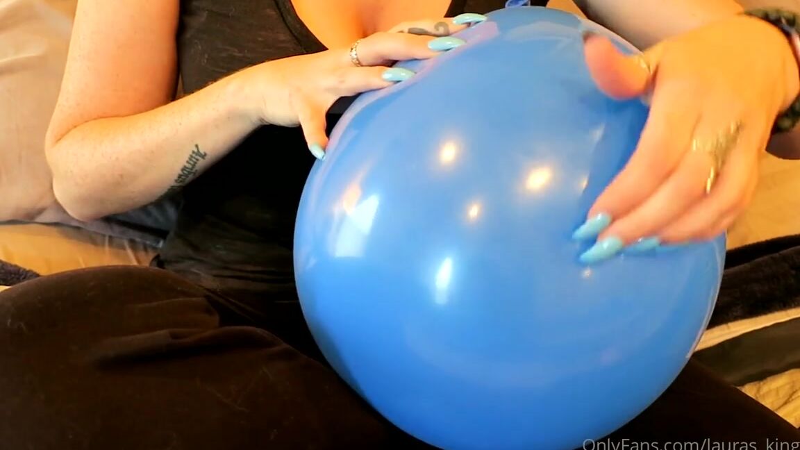 Lalalaura Nicknamed Lauras Kingdom 11 03 2024 Onlyfans Video Lauras Balloon Pop