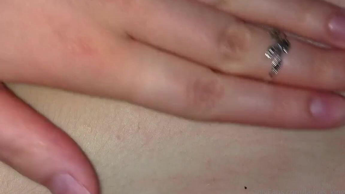Lalalaura Nicknamed Lauras Kingdom 10 23 2020 Onlyfans Video Claw Queens Back Scratch Claw Queen Shows Off How Sharp Her Nails Are In This Video Gq