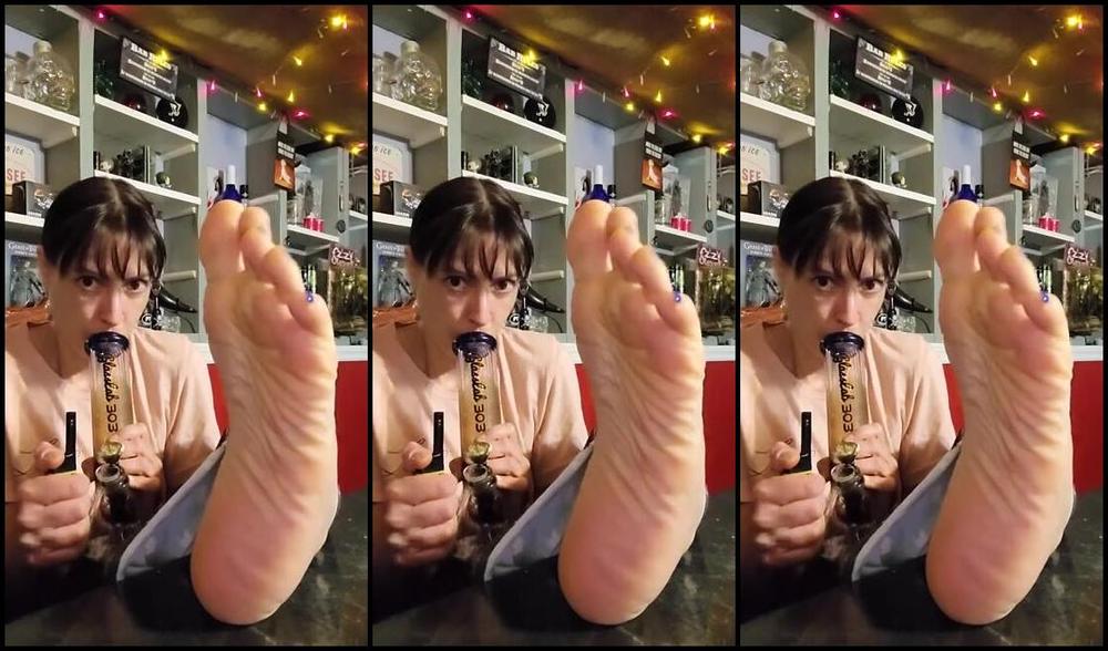 Crystal Paris Nicknamed One Lonely Foot 06 14 2025 Onlyfans Video Randoms From The Week 04J5