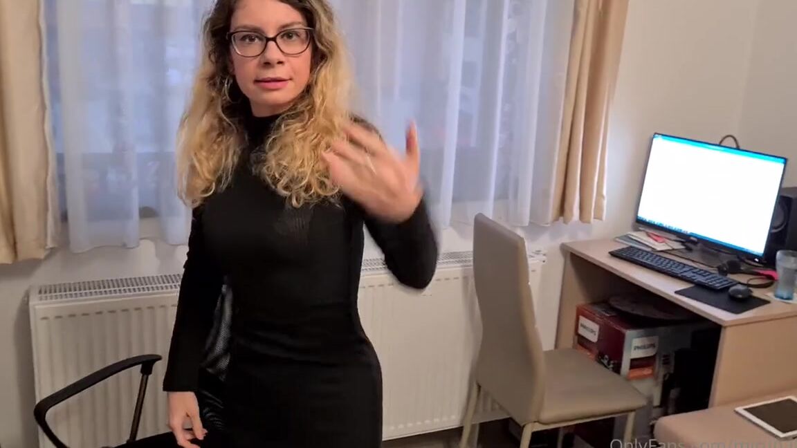 Miruna Fit Girl Nicknamed Mirunafitgirl Onlyfans Roleplayme As A Party Girl Being Picked Up By A Guy While Dancing See