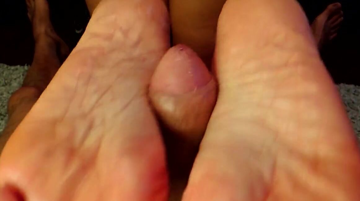 Screwdriverzzz 243.Foot fetish and fuck with MILF in sexy lingerie. Double orgasm with cumshot on each foot xhamster