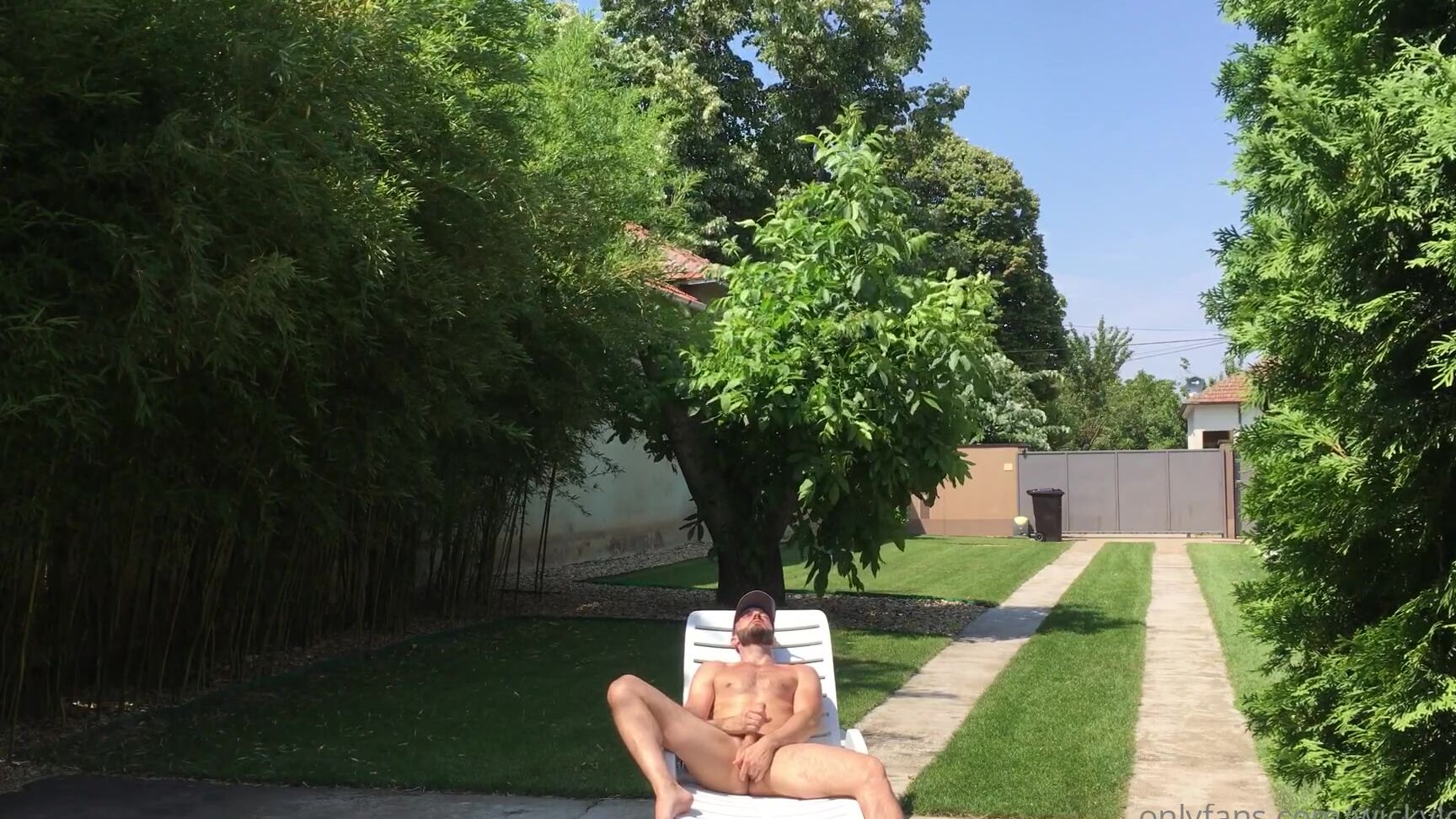 Nakedgamervip Just A Quick Jerk And Enjoying In My Yard Love Sun Fun