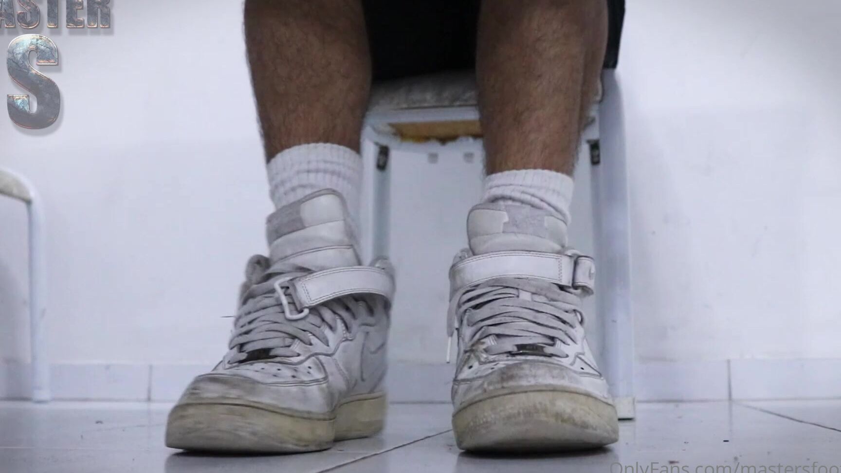 Brfootmodel 684140833 08 11 2020 Under My Table Masters Cashmaster Superfeet Brazilianfeet Feetfetish Solo Socks Dirtysocks Footslave Slave Licker Sinkysocks Harrypotter Cinema