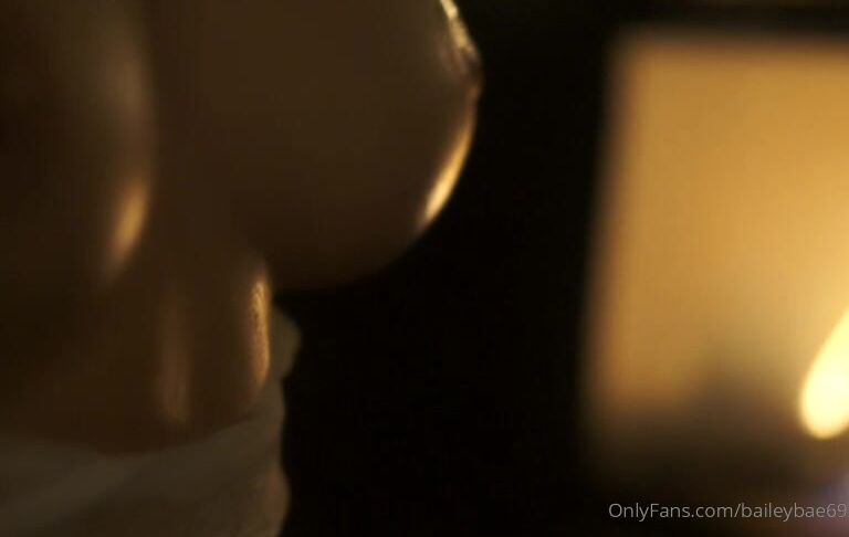 Badassbaileybae New Videoalertwould You Oil Me Up Check Your Dms