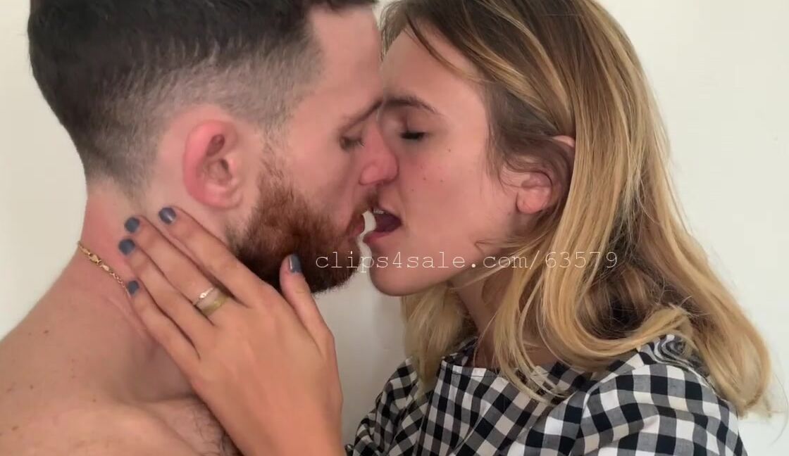 Kissingchannel Nicknamed Kissingchannel 01 09 2020 Onlyfans Video Ted And Lauren Kissing Wednesday