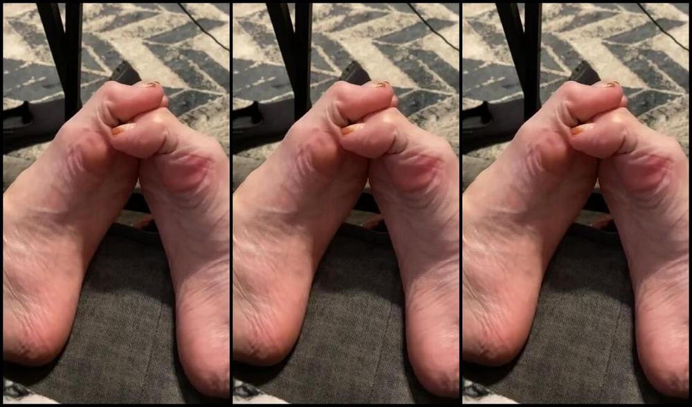 Tickles Soft Soles Nicknamed Ticklessoftsoles Onlyfans Happy Monday 8U