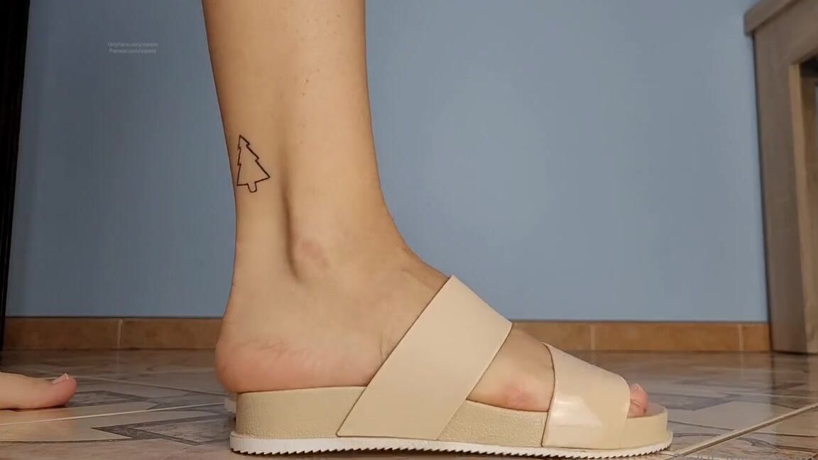 Masmr Onlyfans 9August Too Small Sandals Trying On Walking Posing Ive Never Tried This Type Of Content