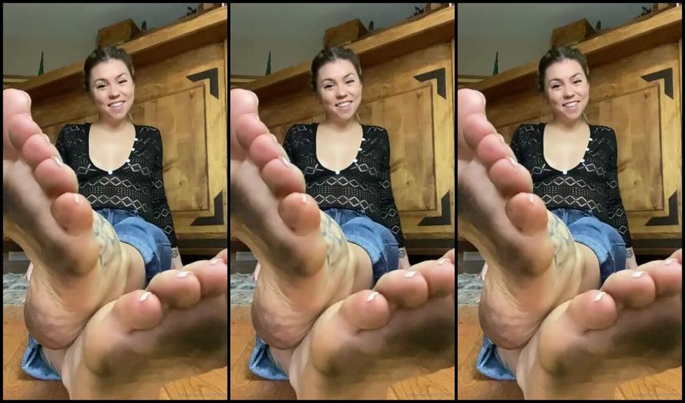 Misstinytootsies Onlyfans You Ve Been So Desperate To Get Close To My Feet Always Begging Me To Worship Them You Ll Do Anyth