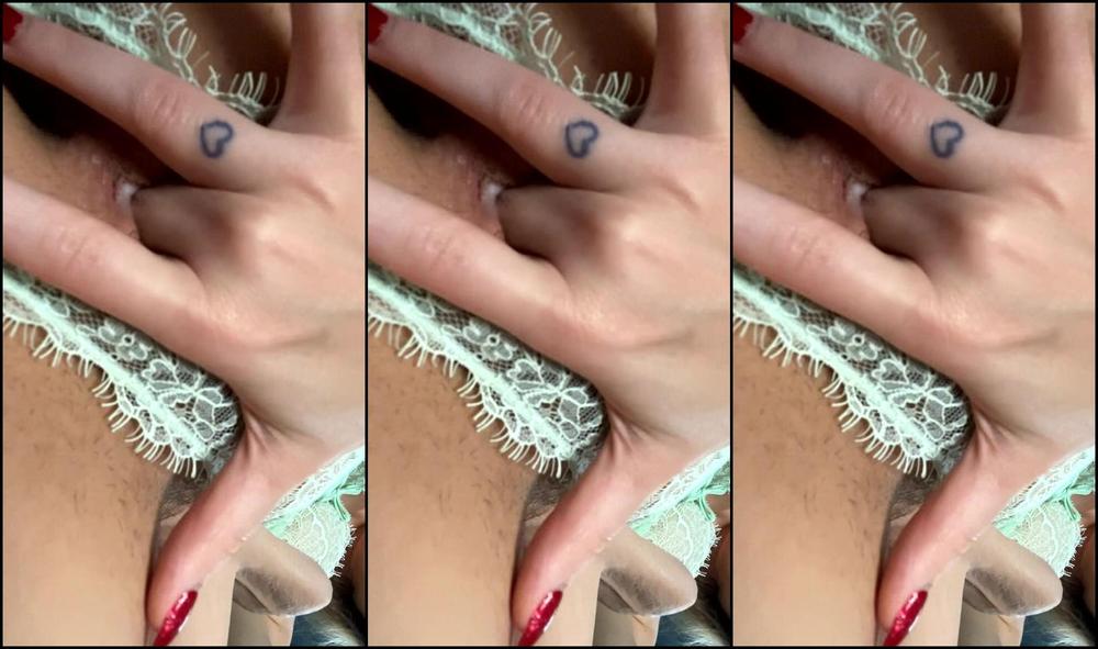 Chroniclove69 3172691836 01 23 2024 Trying To Stay Cozy In This Winter Wonderland Creating Butt Cheek Friction While Twerking To Stay