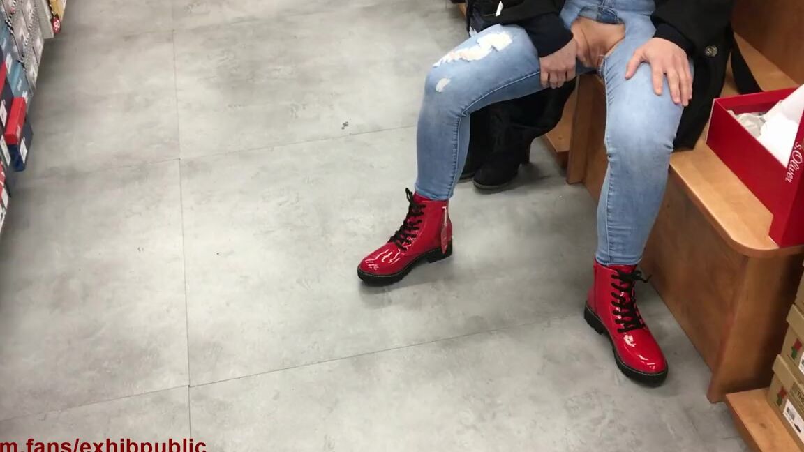 Nanoufrance 54.public exhibitionism in a store Pornhub