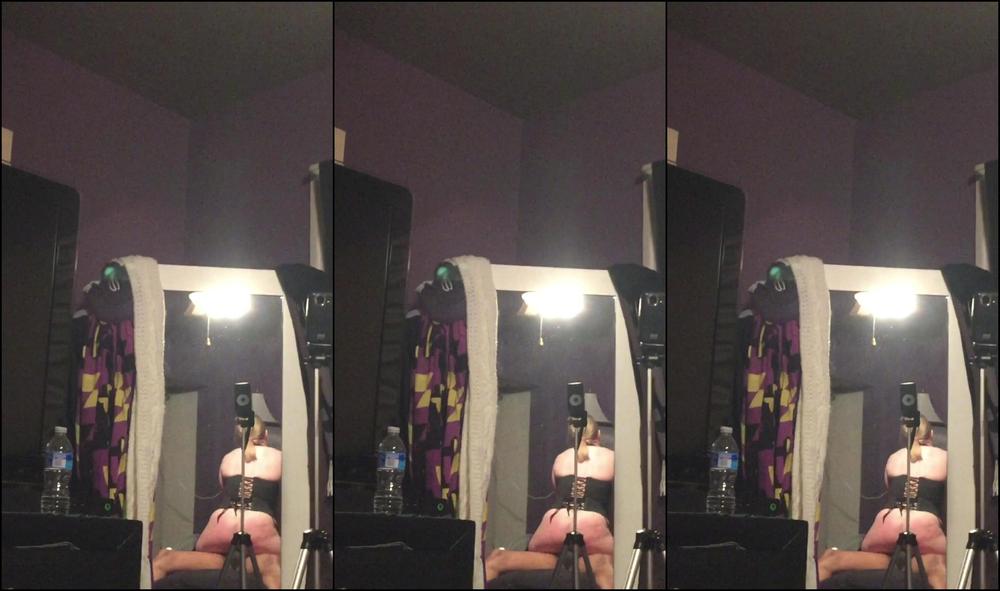 Mrselliebrooks So Hubby Went Away On A Business Trip A Few Years Back So I Had A Friend Over And I Sucked