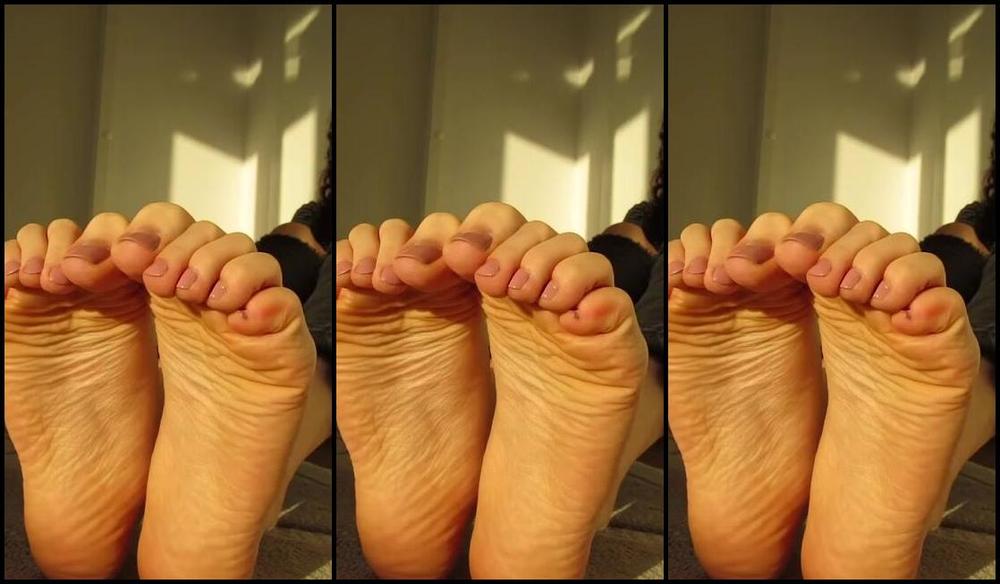 Neolasoles Nicknamed Neolasoles Onlyfans Come Close To My Feet