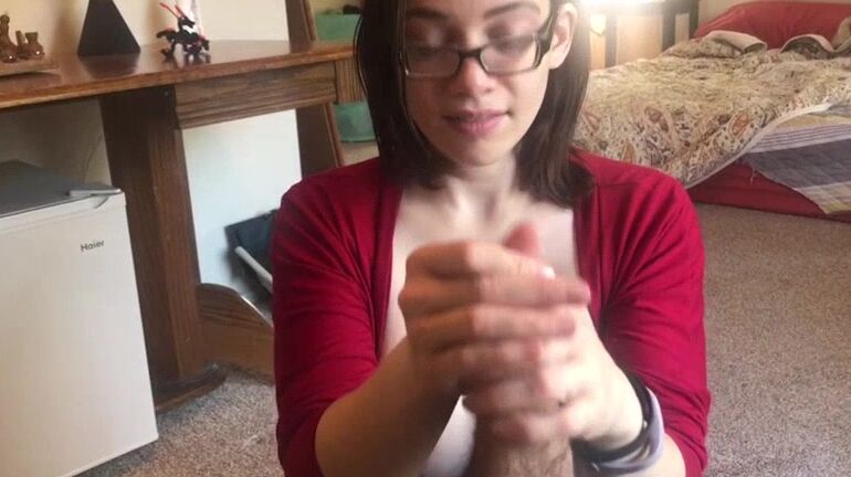 Brooklynspringvalley Bsv Roomie Cums In Hair To Cover Rent