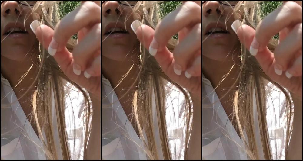 Flashing,Hair,Public Flashing kinkymarisol walk without bra and panties ManyVids