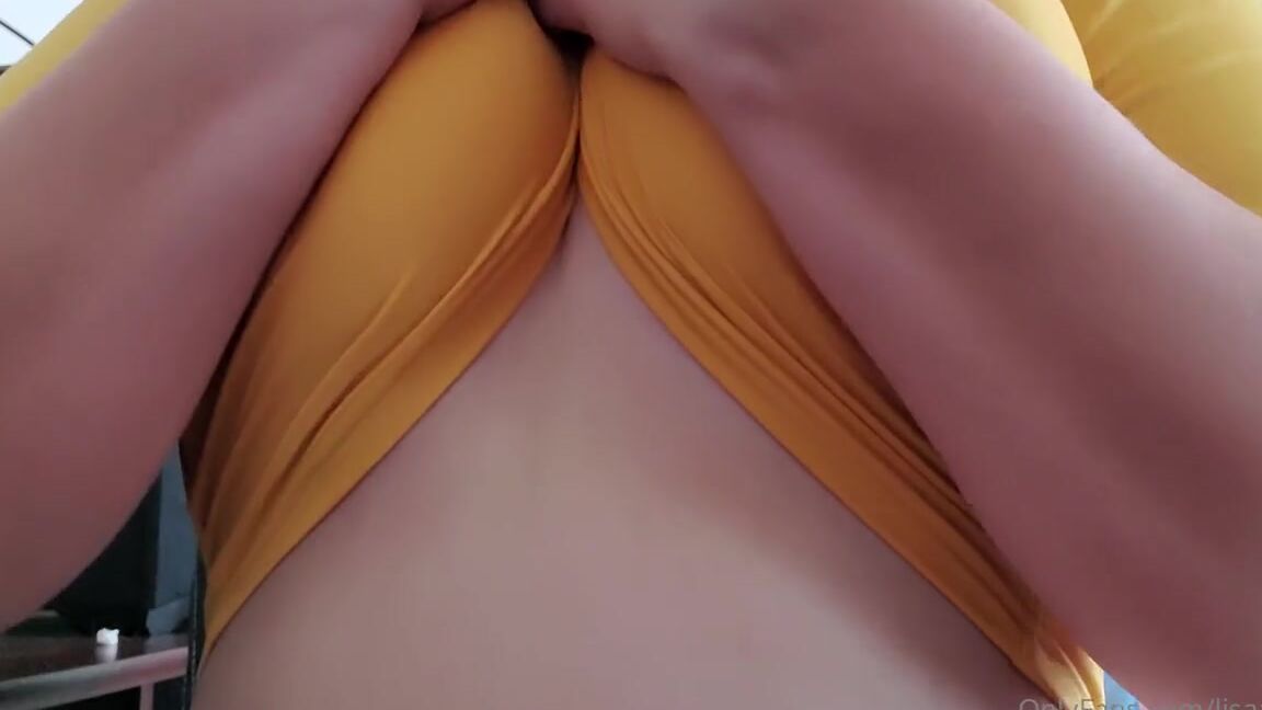 Lisaasmr Onlyfans Braless Yellow Shirt Scratching Rubbing