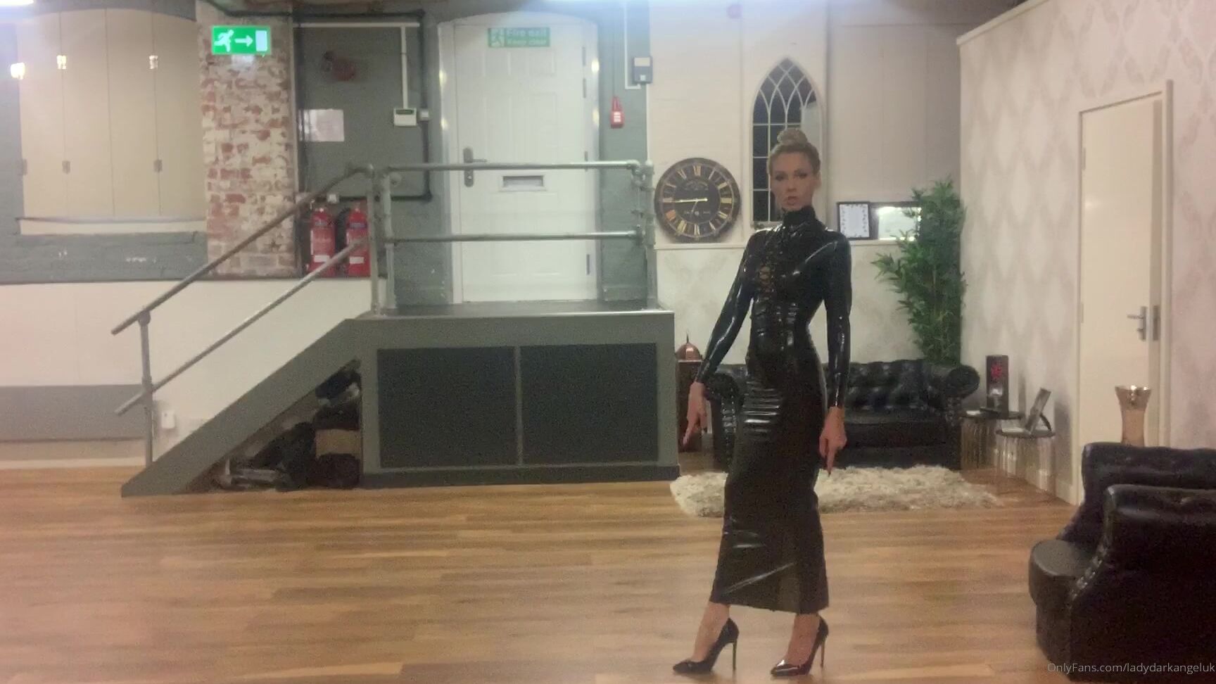 Lady Dark Angel To Enter My Space