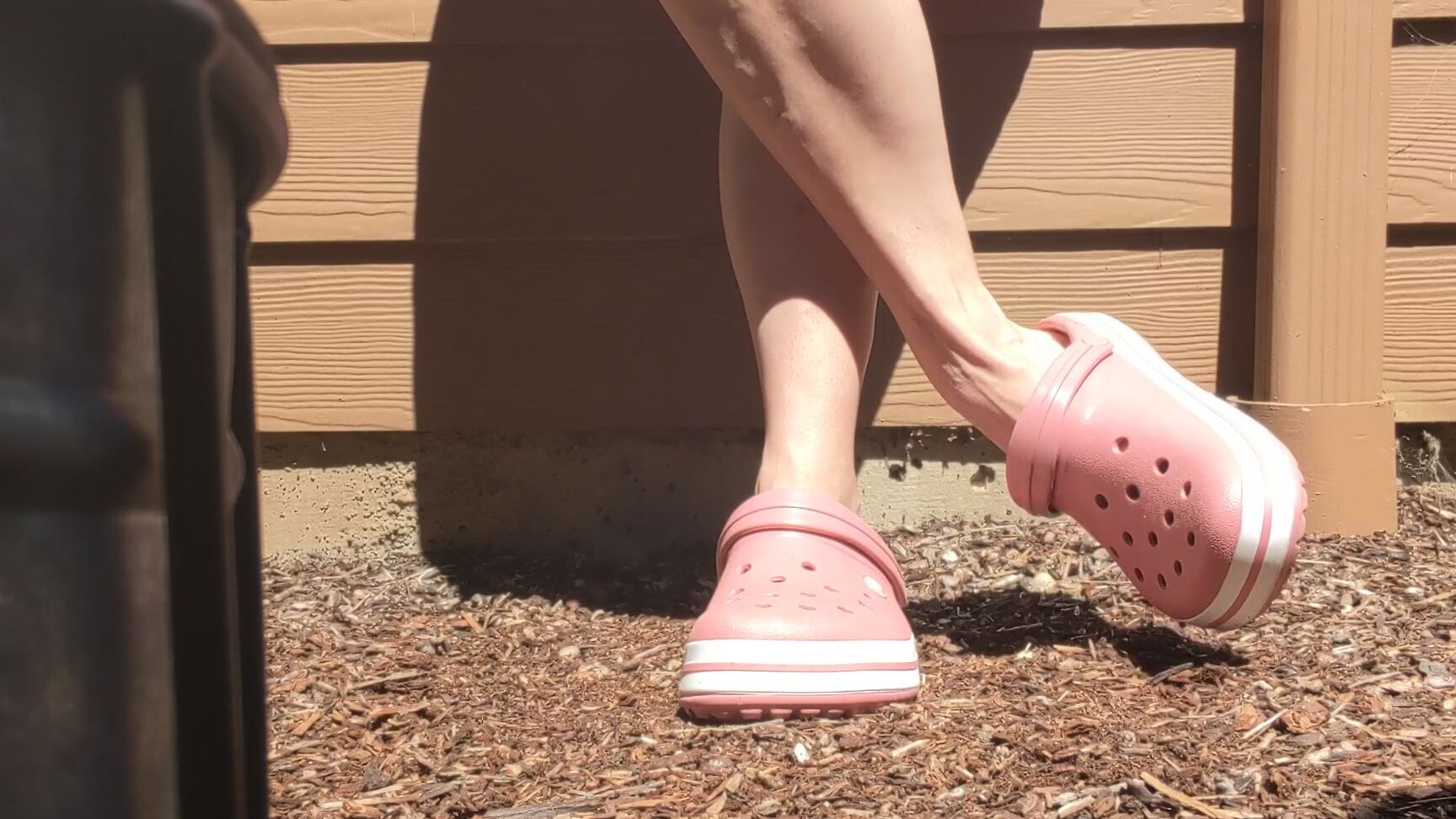 Premiumbrandy Pink Crocks With Pink Toes Play I Didn T Notice The Plater I Was Using To Hold My Phone Wa