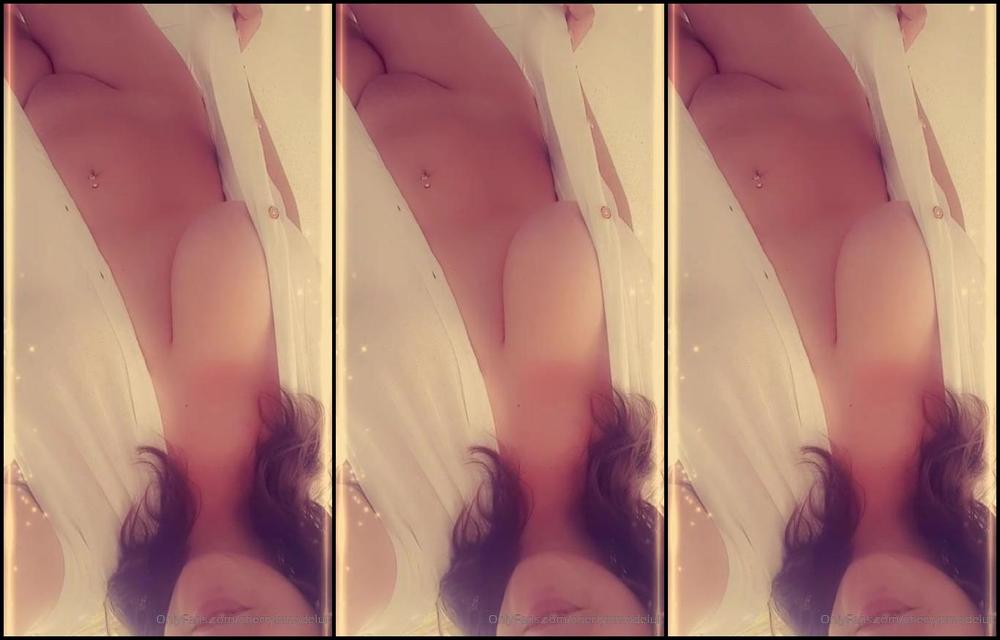 Cherrybmodeluk 90563963 11 23 2019 Did It Topless May Aswel Do It Nude People Walking In Background