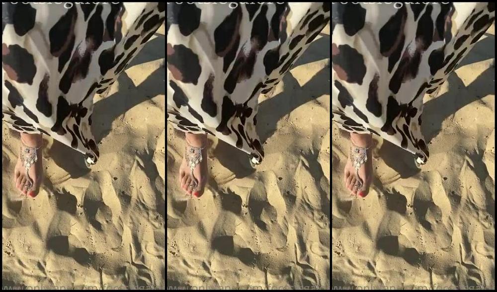 Footsiegalore Onlyfans Fun In The Sun With Footsie Do You Mind Getting A Little Sandy With