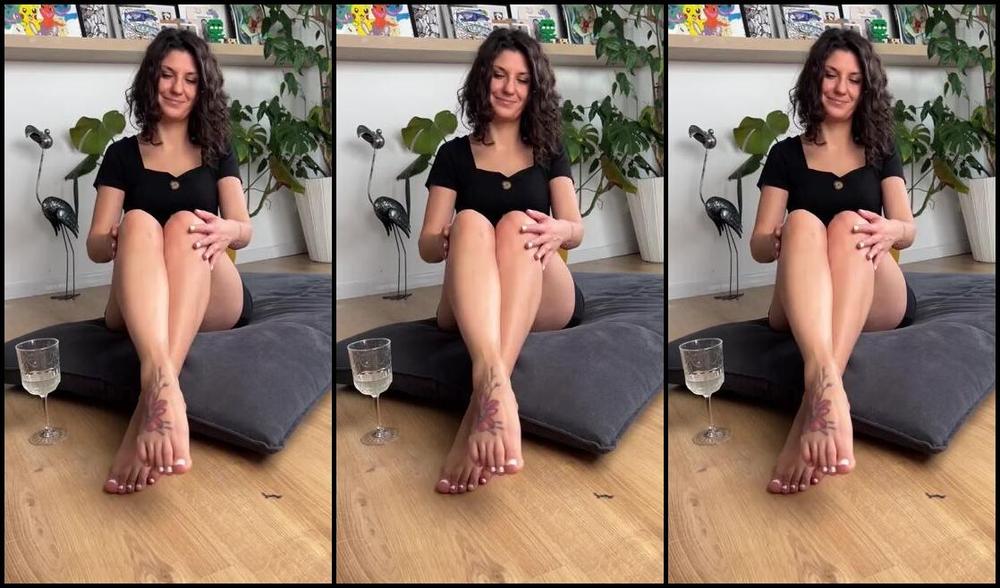 Cute Lily F33T Nicknamed Cute Lily F33T 12 09 2023 Onlyfans Video Imagine That We Are At Some Friends Meeting