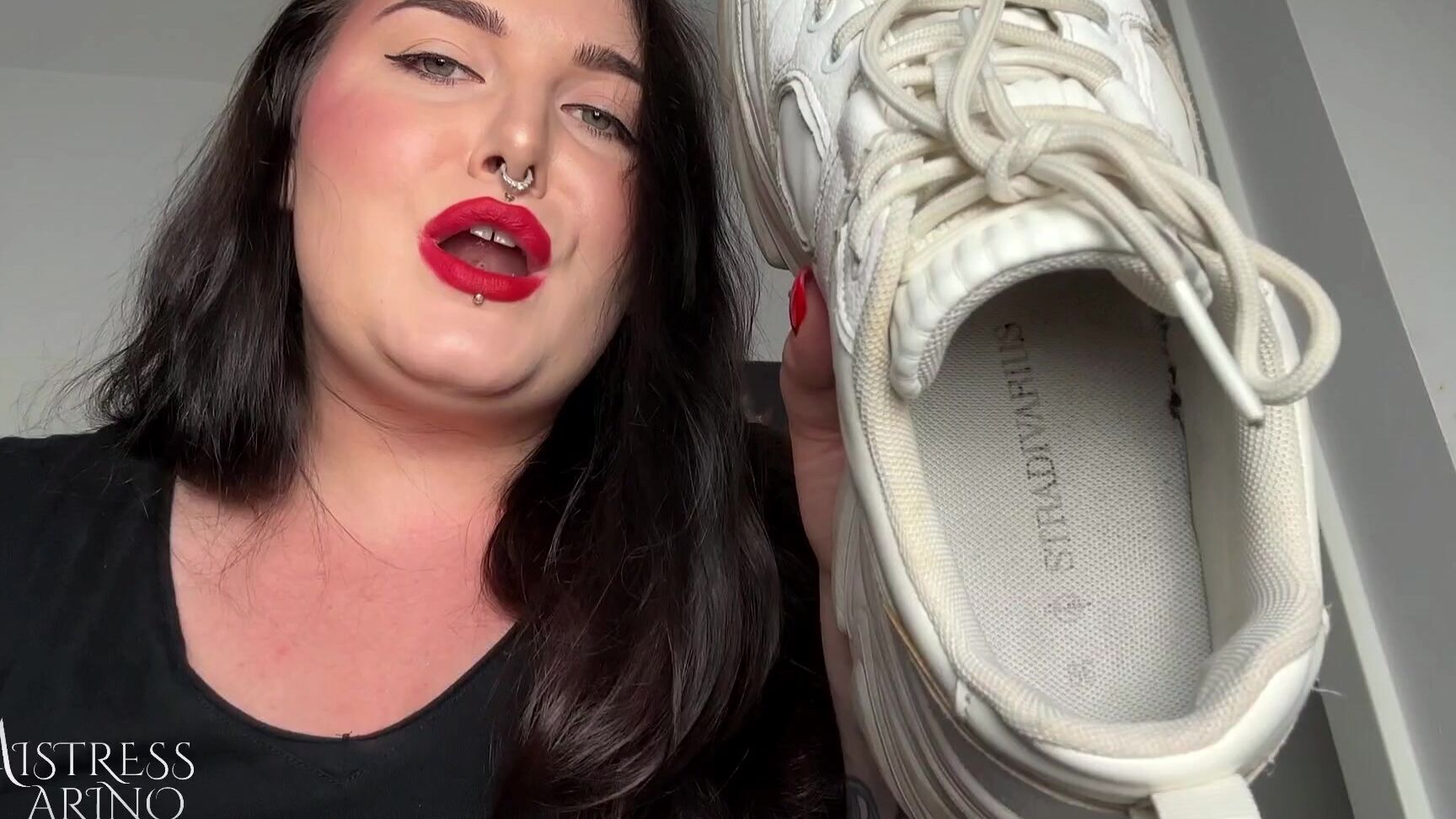 Mistresskarino Worship My Dirty Sneakers Sweaty White Socks And Feet