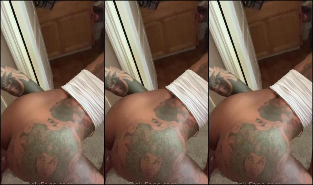 Eddiejaye She Caught Me Right Out Of The Shower