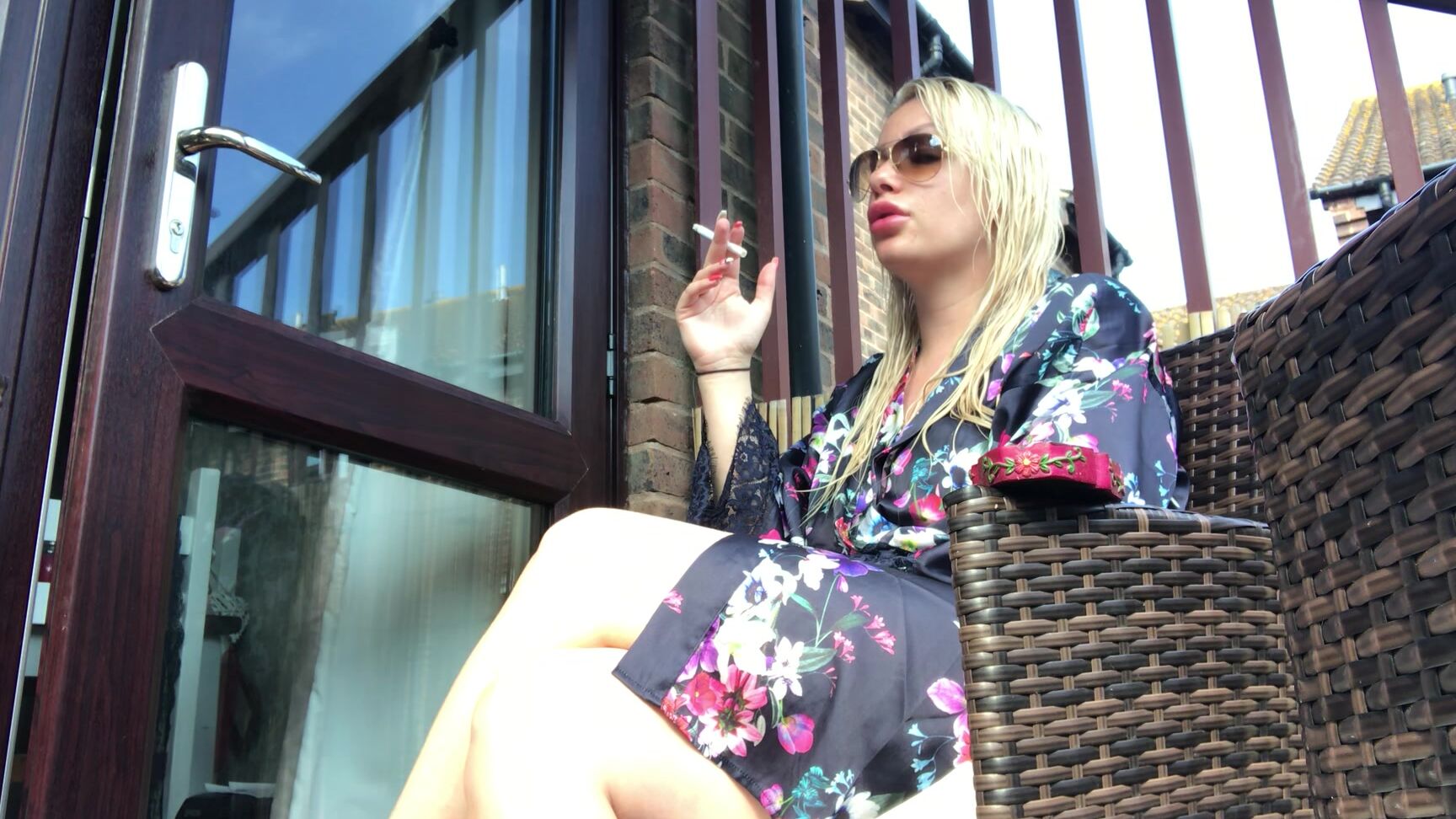 Penny Lee After Shower Morning Smoke Manyvids