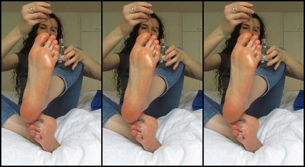 Neolasoles Nicknamed Neolasoles Onlyfans Oiling My Feet Up Again