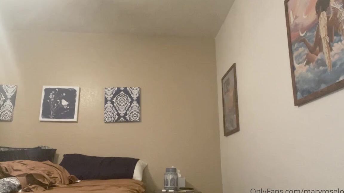 Mary Rose Love Nicknamed Maryroselove69 Onlyfans Getting Ready To Go Out For Some Bbq Gotta Feed The Burps