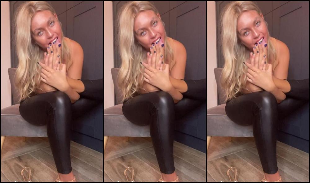 Littlemisssole A Little Self Worship Before I Go Out For A Night With The Girls And When They Called Me