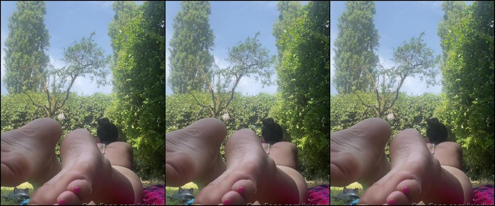 Irisdivina Guarda I Miei Piedini Sporchi