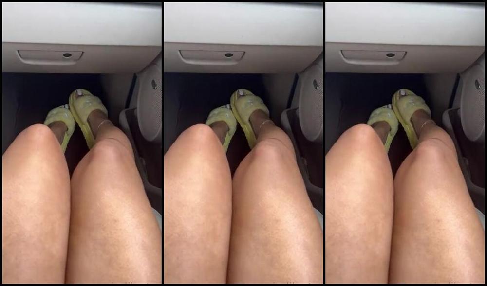 Queenjodiieetoes Aka Prettyfeetonly1800 Onlyfans Feeling Like Mrs Parker In My Shorts Shorts