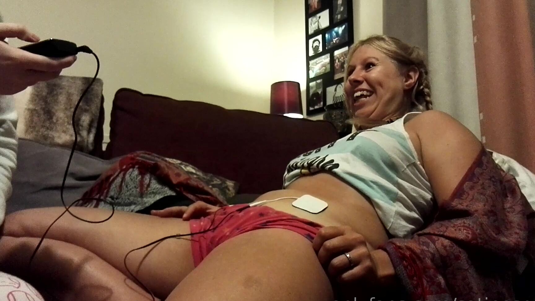 Satinespark I Let Masie Dee Try Out My E Stim Kit On Her Abs