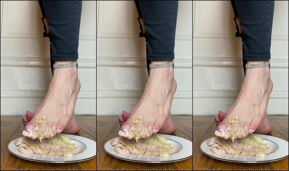 Goddessfendi 1106663014 10 20 2020 You Wish You Could Be Crushed By These Big Goddess Soles Like I Crush My Bday