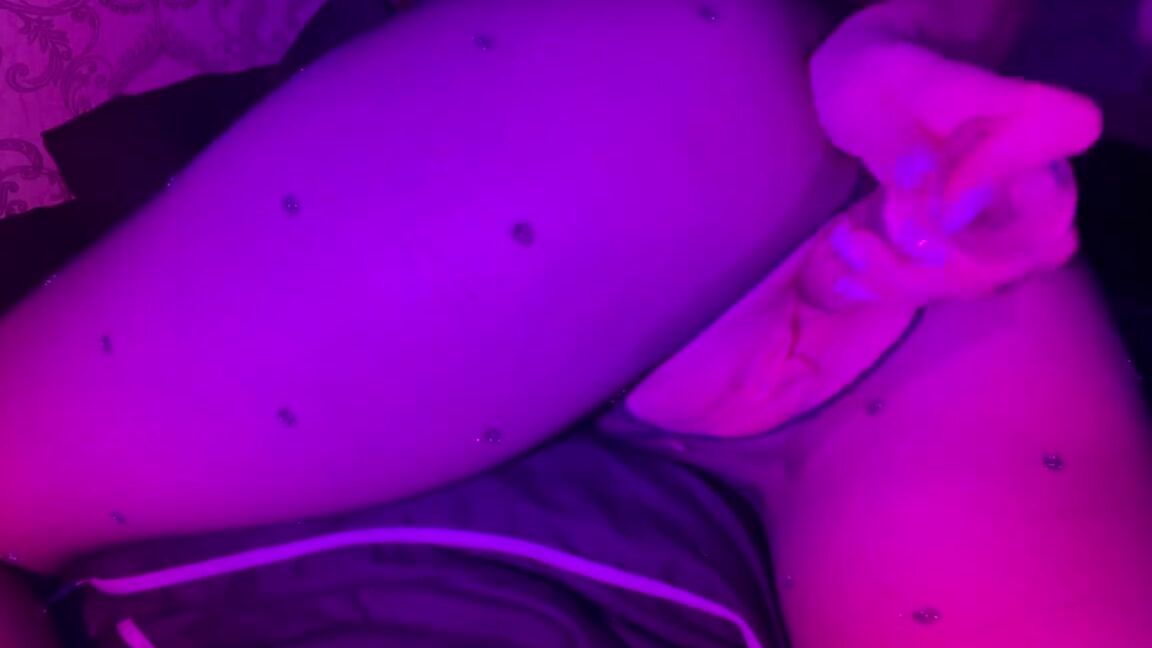 "Viv San" Big Ass, Ass, Solo, Wet Pussy, Jelly Dildo, Sex Toys, Juicy Pussy, Juicy Ass, Pantyhose, Neon, Dildo, Torn Pantyhose, Suggest Viv San juicy ass in torn pantyhose having fun with clear jelly dildo in neon light Pornhub