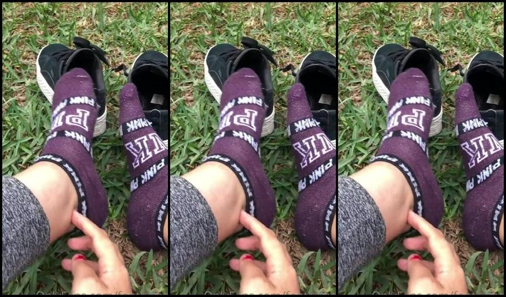 Gia S Feet Nicknamed Footsiebab 06 20 2021 Onlyfans Video Mmmm The Smell Of My Feet After Wearing Sneakers And Socks Is So Tasty Swipe For