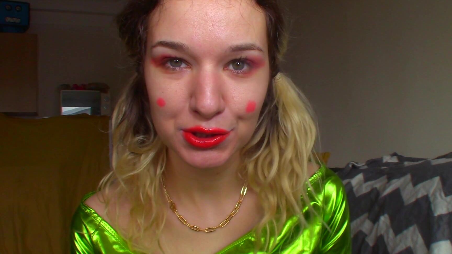 "Goddess Vanessa" kissing, lip fetish, lip smelling, mouth fetish, lipstick Worship My ORANGE Lipstick Manyvids