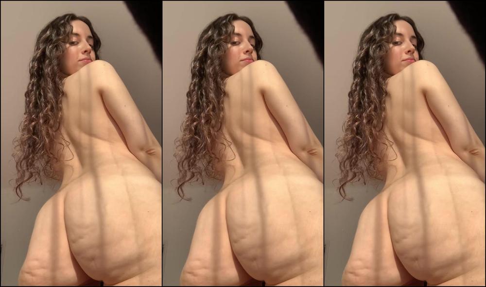 Elizathemodel 3543598715 10 29 2024 Look At My Beautiful Curly Hair