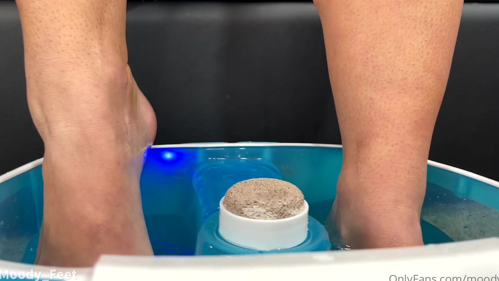 moodyfeet-02-01-2021-1999574946-i-got-a-new-foot-soaker-for-christmas-and-i-was-really-excited-to-show-it-off