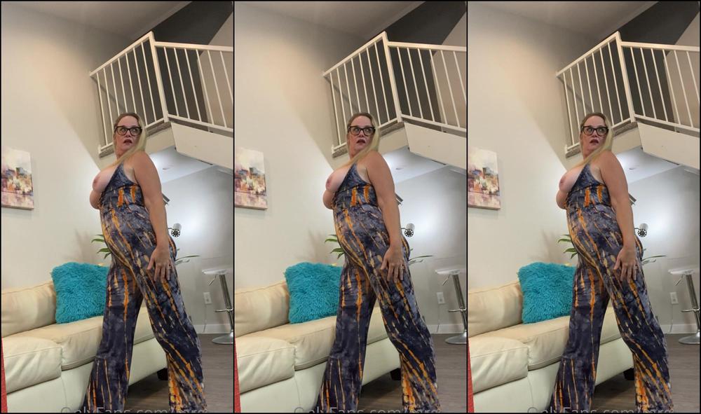 Mrssiren Here S A Bit Of The Photos Before We Shot The Scene Lol As You Can See Very Casual B