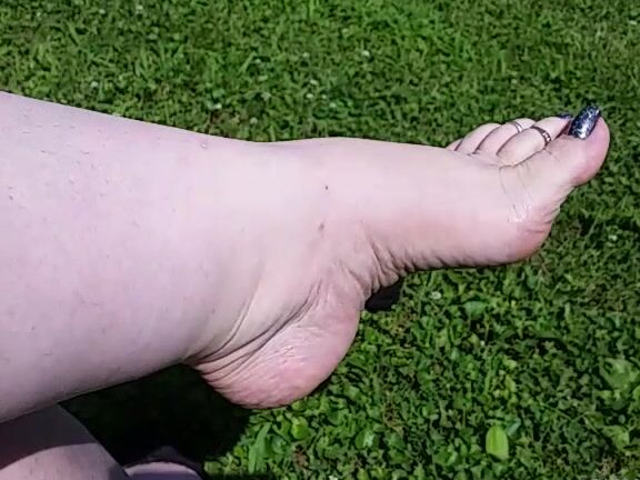 Sexitoes Smelly Flats Tease