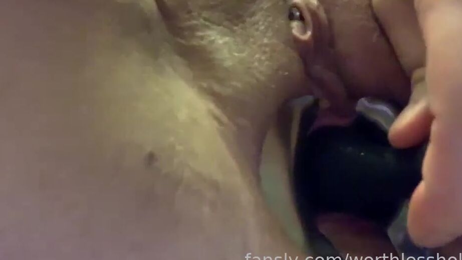 Worthlessholes 412846998090166272