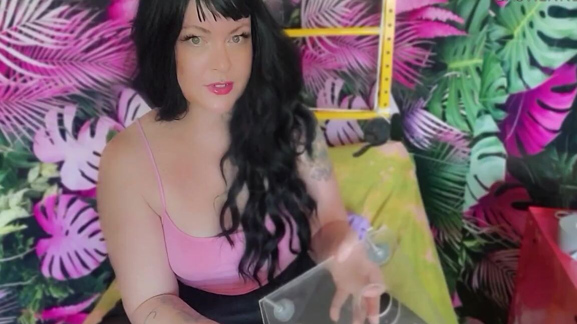 Bastienne Cross Nicknamed Bastiennecross Onlyfans Ball Crushing Instructions For Small Dicked Men Awww Poor Guy Look At You No One Wants2 Dvr