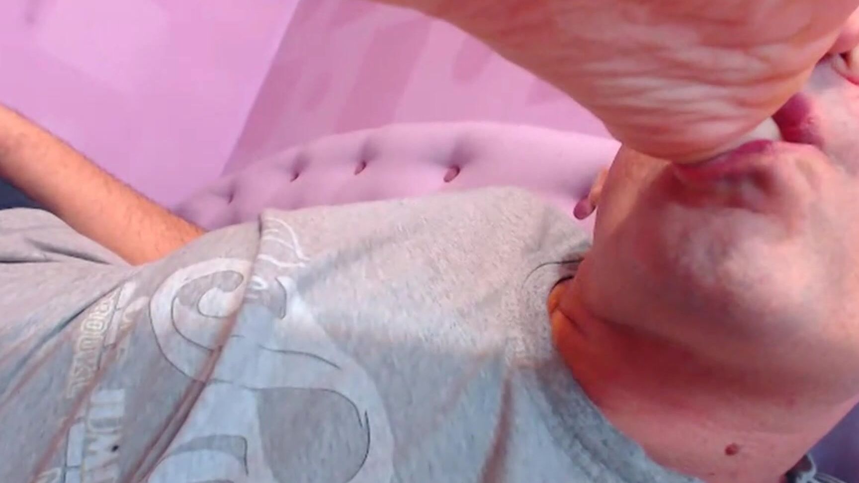 KinkyPornCpl - Feet Licking And Toes Sucking In POV ManyVids