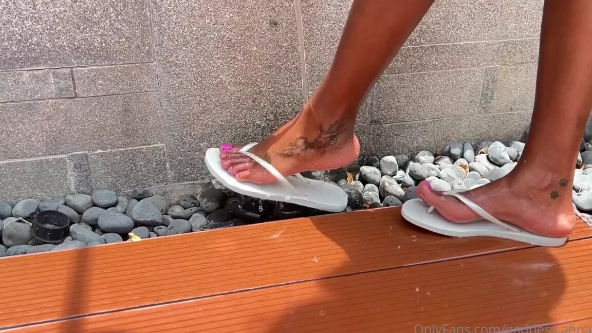 Goddess Annabelle Nicknamed Goddess Annabelle Onlyfans Blessing You Pathetic Loser With My Flip Flops Divine Toes And Delicious Soles Bring Your Tongue