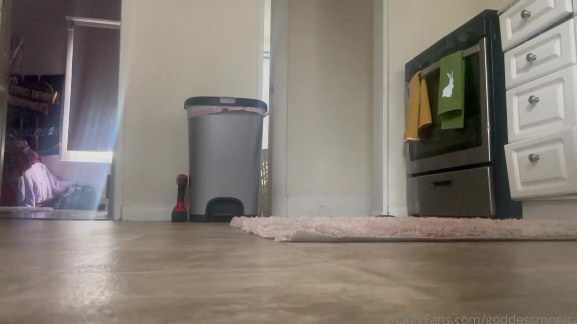 Goddessmonica00W Onlyfans Cleaning The Kitchenp