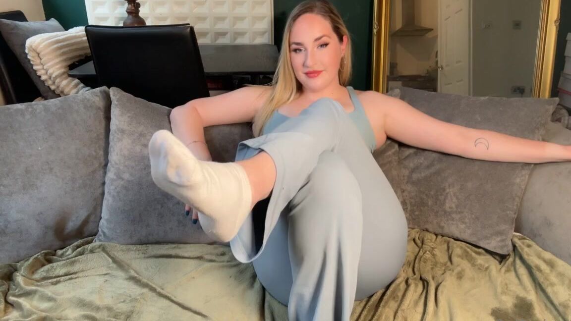 God Scarlette Nicknamed Godscarlette Findom 06 11 2024 Onlyfans Video Morning Simps Its Day 5 Of Your Never Ending One Sided Unrequited Love Affair With Me